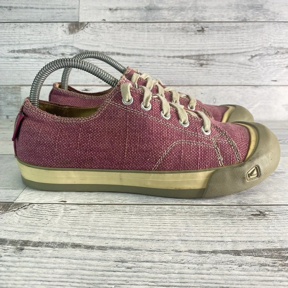 KEEN Coronado Sneakers Womens 9 Red Canvas Casual Fashion Rubber Toe Shoes Nice